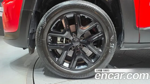 Jeep Renegade — Фото автомобиля 5