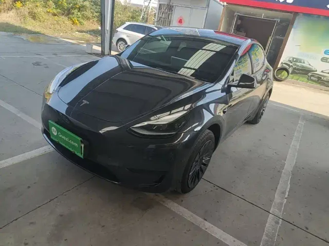Фотография автомобиля — Tesla Model Y