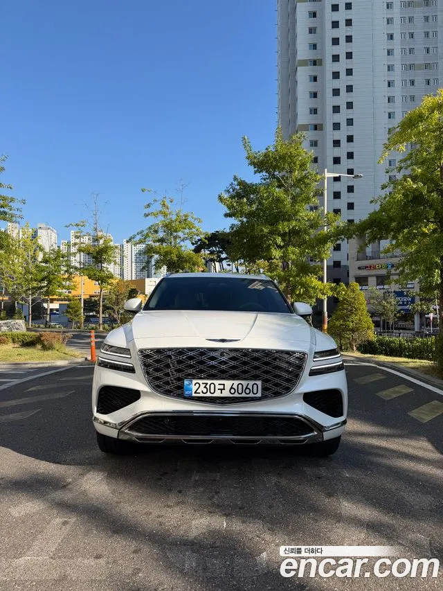 Фотография автомобиля — Genesis GV80
