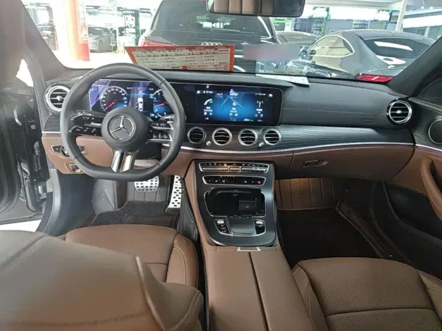 Mercedes-Benz E-Class — Фото автомобиля 9