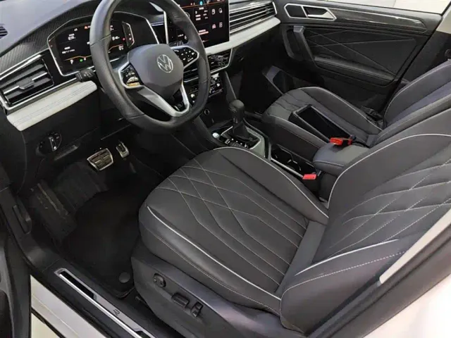 Volkswagen Tiguan L — Фото автомобиля 14