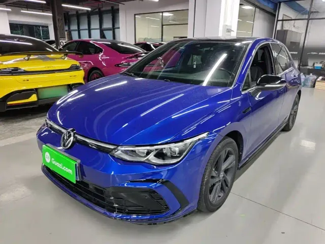 Фотография автомобиля — Volkswagen Golf