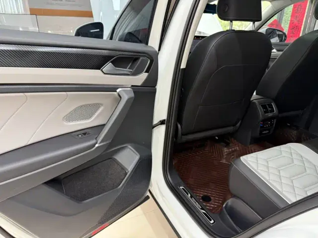 Volkswagen Tayron 2023 280TSI 2WD Luxury Plus Advanced Edition — Фото автомобиля 17
