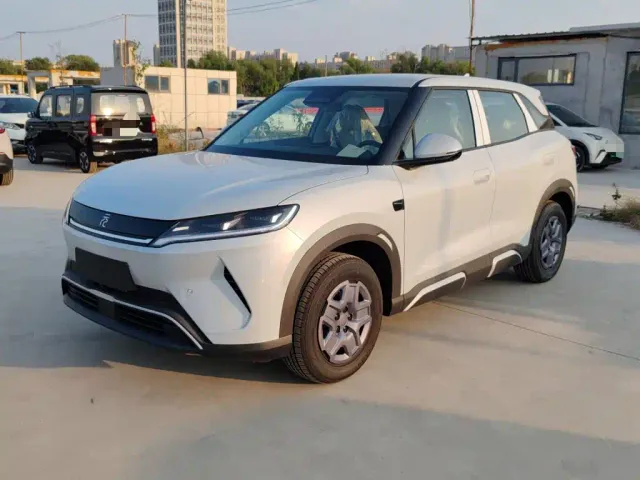 Фотография автомобиля — BYD Yuan UP