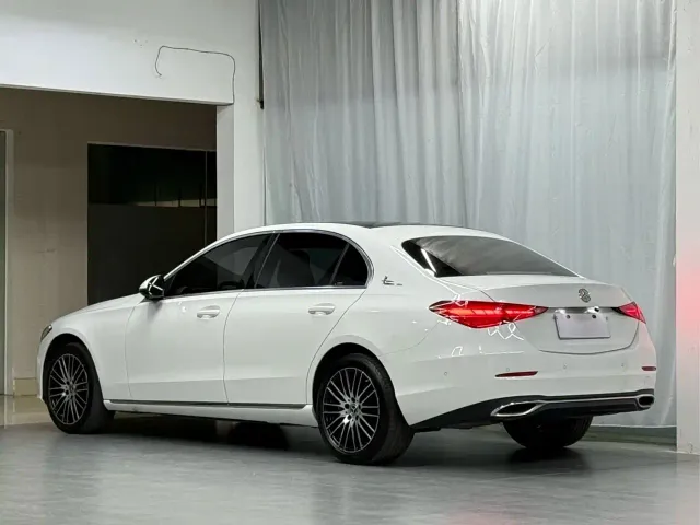 Mercedes-Benz C-Class — Фото автомобиля 3