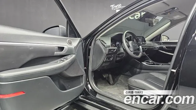 Hyundai Sonata Sonata (DN8) 2.0 LPG(Для проката) — Фото автомобиля 10