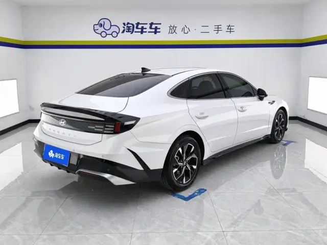 Hyundai Sonata — Фото автомобиля 3