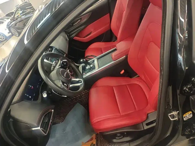 Jaguar XEL — Фото автомобиля 14