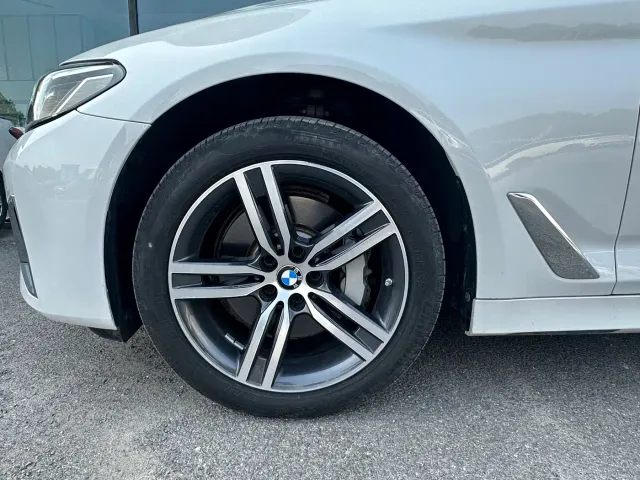 BMW 5 Series — Фото автомобиля 6