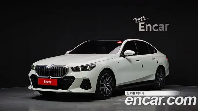 Фотография автомобиля — BMW 5 Series