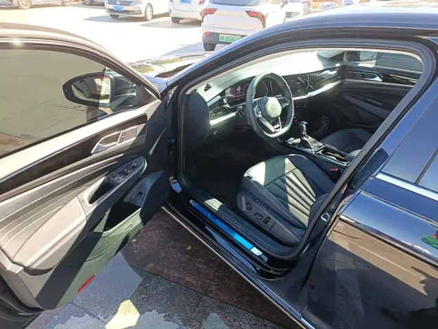 Volkswagen Passat — Фото автомобиля 15