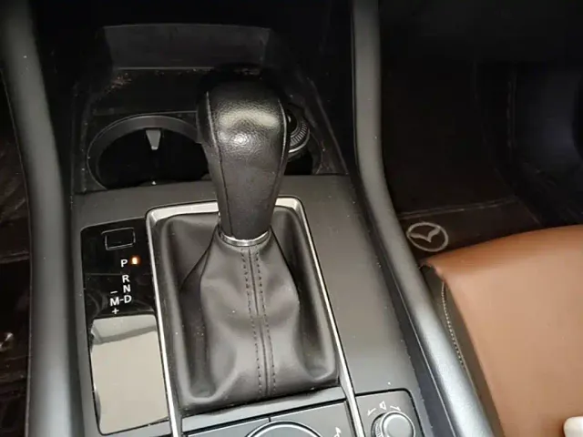Mazda Axela — Фото автомобиля 9