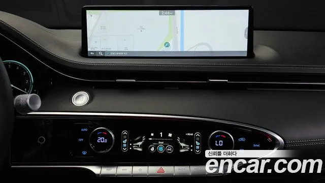 Genesis GV70 — Фото автомобиля 14