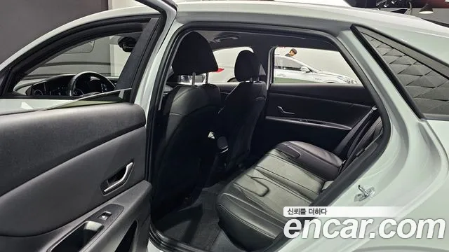 Hyundai AVANTE Новый Avante (CN7) — Фото автомобиля 11