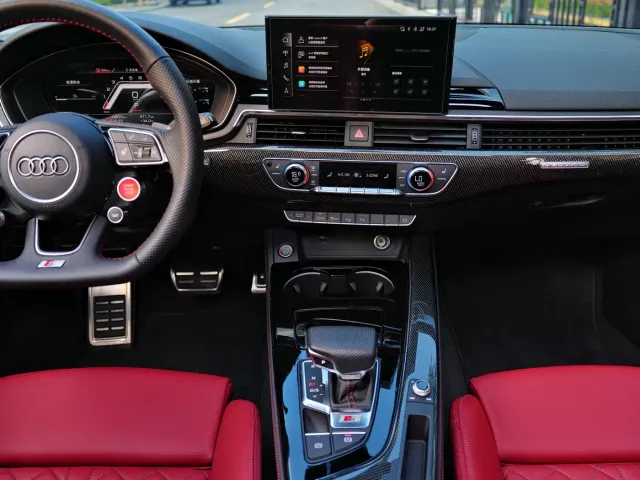Audi S4 — Фото автомобиля 12