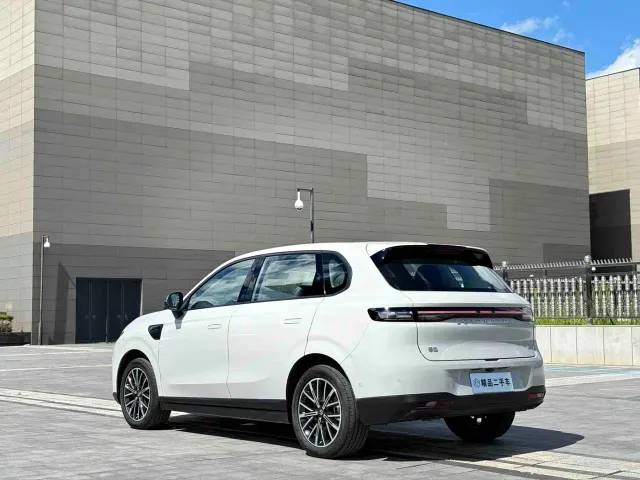 Leapmotor B10 — Фото автомобиля 7