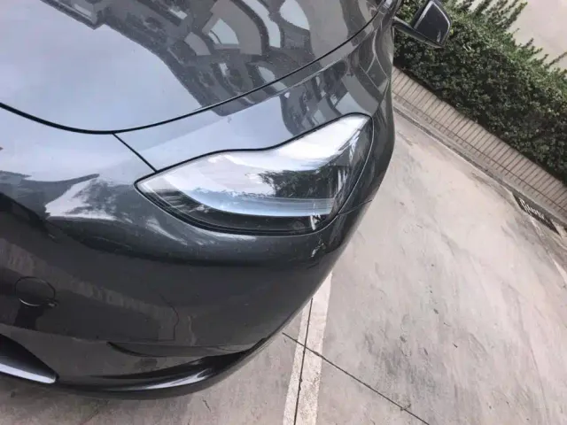 Tesla Model Y — Фото автомобиля 5
