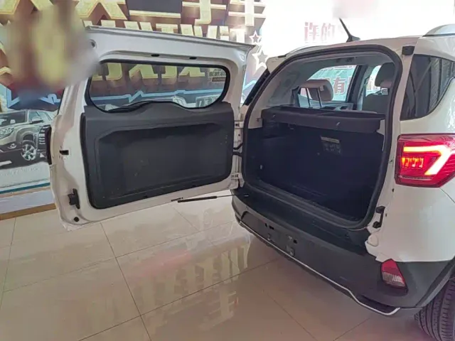 BYD Yuan Pro — Фото автомобиля 18