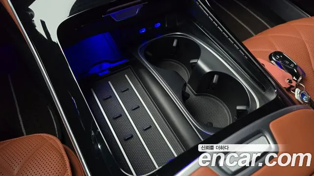 Mercedes-Benz S-Class — Фото автомобиля 23
