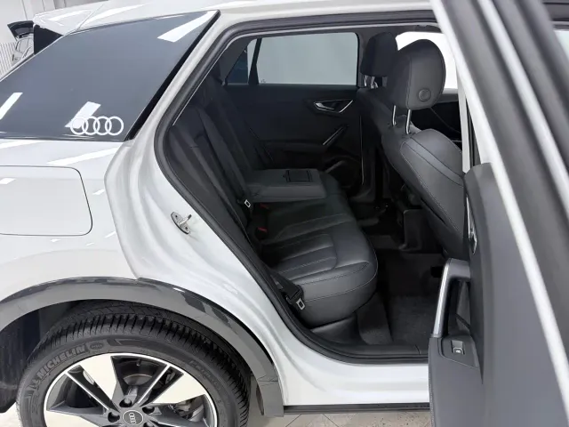 Audi Q2L — Фото автомобиля 11