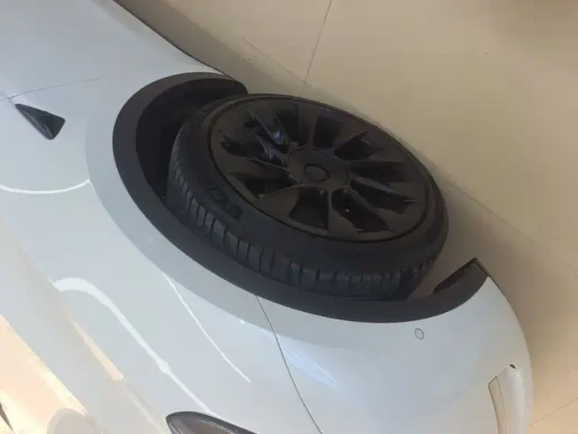 Tesla Model Y — Фото автомобиля 22