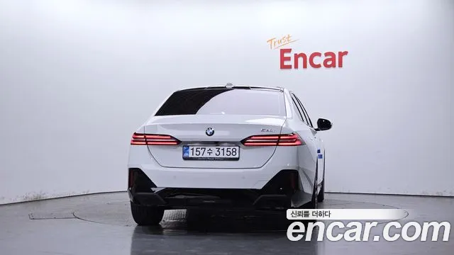 Фотография автомобиля — BMW 5-Series