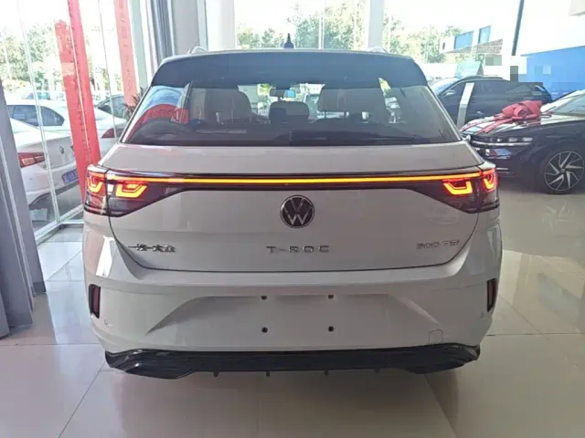Volkswagen T-Roc — Фото автомобиля 5