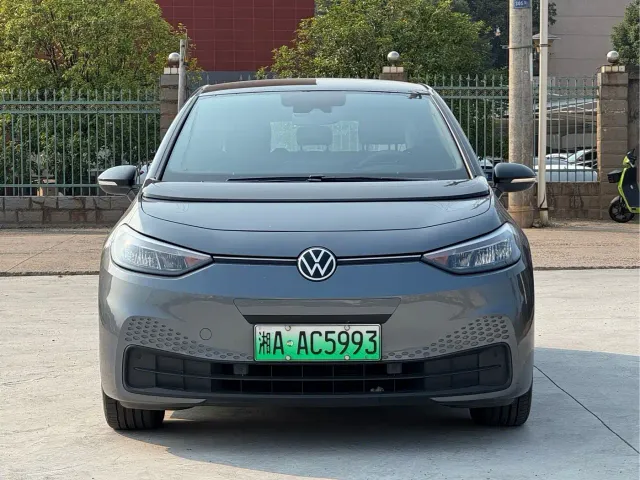 Volkswagen ID.3 — Фото автомобиля 2
