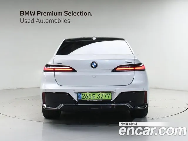 BMW 7-Series 7 серия (G70) 740i xDrive M Sport — Фото автомобиля 3