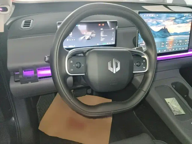 Leapmotor C10 — Фото автомобиля 10