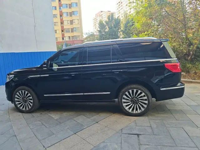Lincoln Navigator — Фото автомобиля 5