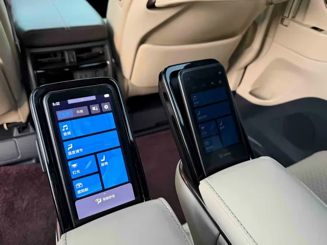 Toyota Vellfire — Фото автомобиля 11