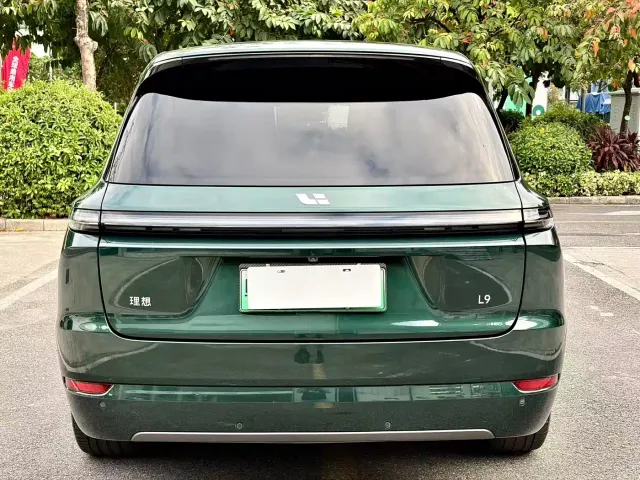 Li Auto L9 — Фото автомобиля 4