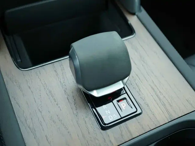 Land Rover Discovery Sport — Фото автомобиля 8