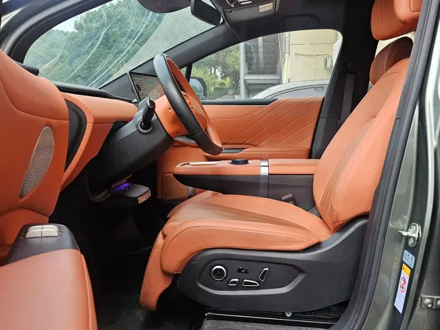 Changan Qiyuan E07 — Фото автомобиля 4