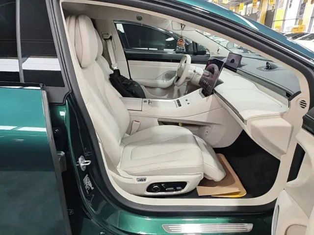 Luxeed S7 — Фото автомобиля 24