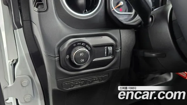 Jeep Wrangler JL — Фото автомобиля 28