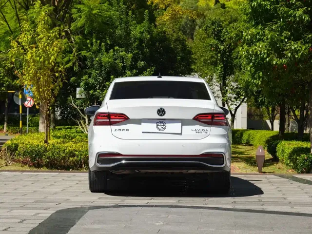 Volkswagen Lavida — Фото автомобиля 14