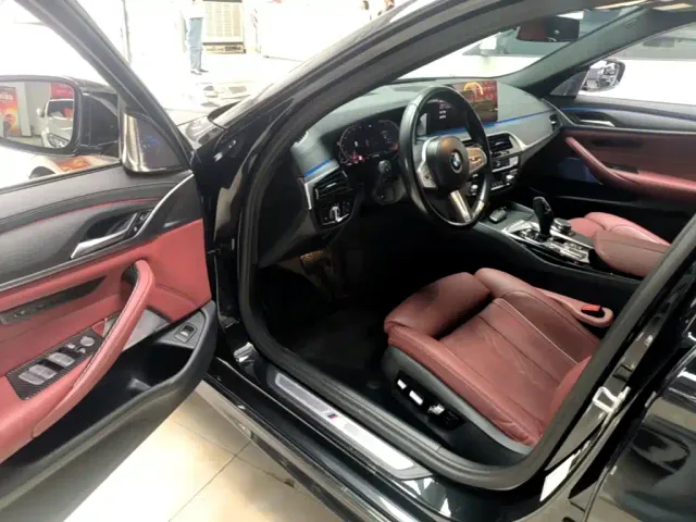 BMW 5 Series — Фото автомобиля 15