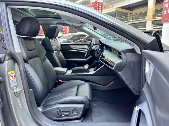 Audi A7 — Фото автомобиля 8