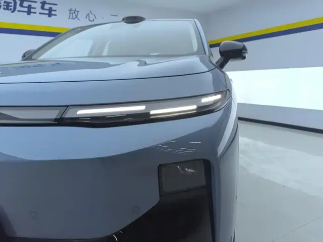 Leapmotor B10 — Фото автомобиля 5