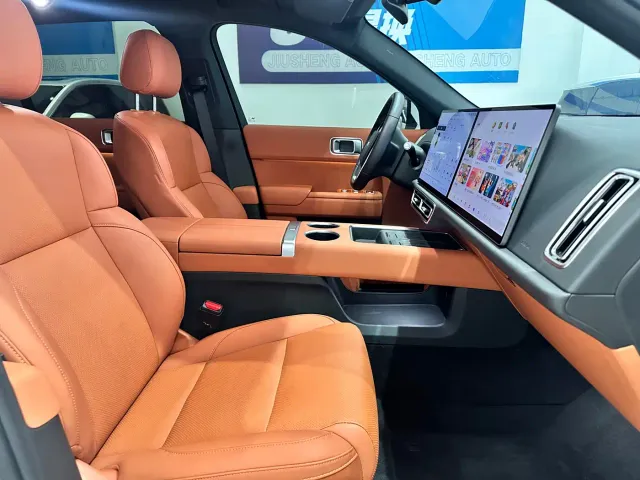 Li Auto L7 — Фото автомобиля 19