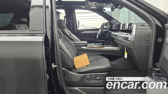 Cadillac Escalade 5th Gen — Фото автомобиля 16