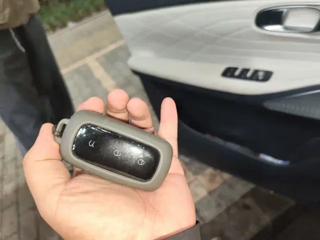 Geely Galaxy Starship 7 EM-i — Фото автомобиля 9