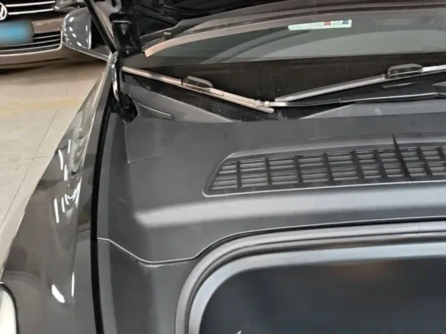 Tesla Model Y — Фото автомобиля 18