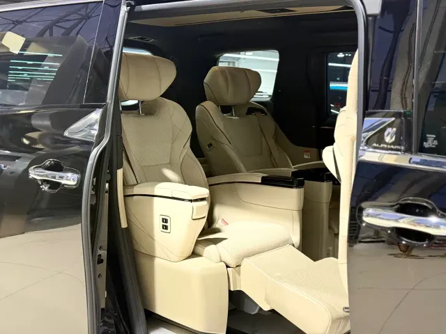 Toyota Alphard — Фото автомобиля 21