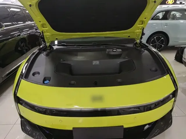 XPeng XPeng P7 2025 Base Model — Фото автомобиля 19