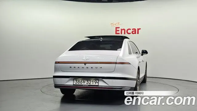 Hyundai Grandeur GN7 — Фото автомобиля 4