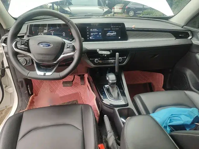 Ford Escort — Фото автомобиля 9