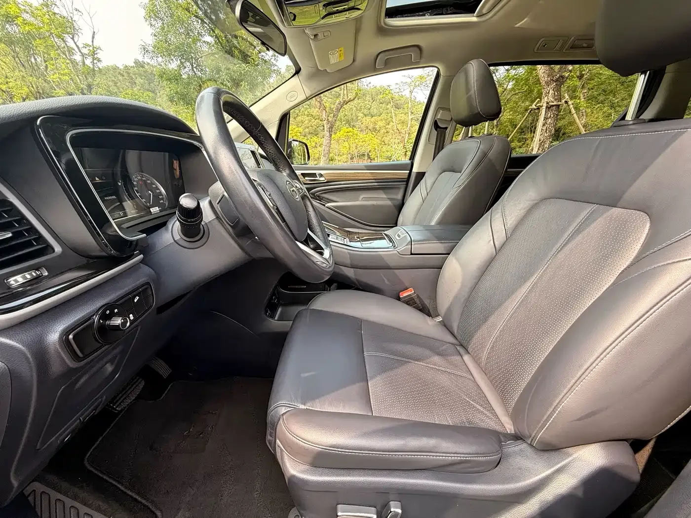 GAC Trumpchi Trumpchi M8 2023 Leading Series 390T Premium Edition — Фото автомобиля 4